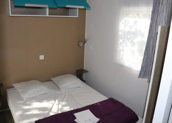 Mobil-home Spacieuse Avec Terrasse A - Api-1-52-422 *