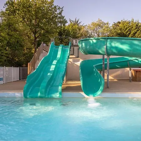 Parque de Campismo Mobil-home Spacieuse Avec Terrasse à - Api-1-52-422