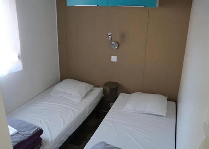 Mobil-home Spacieuse Avec Terrasse à - Api-1-52-422