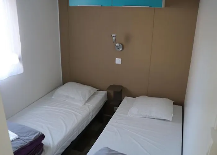 Campsite Mobil-home Spacieuse Avec Terrasse A - Api-1-52-422