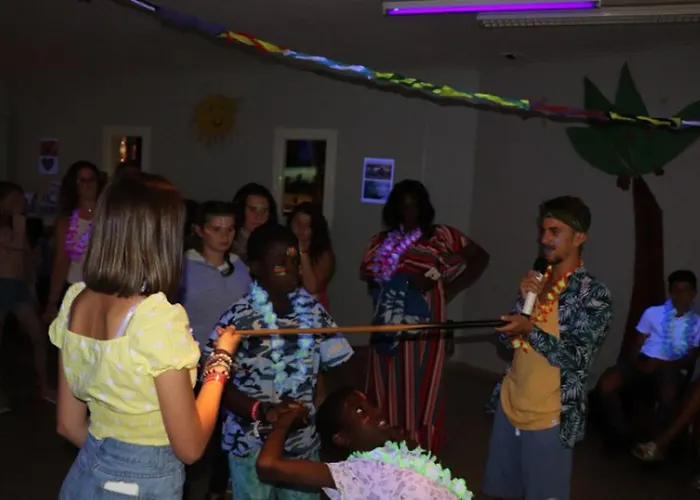 Mobil-home Spacieuse Avec Terrasse à - Api-1-52-422 Camping *